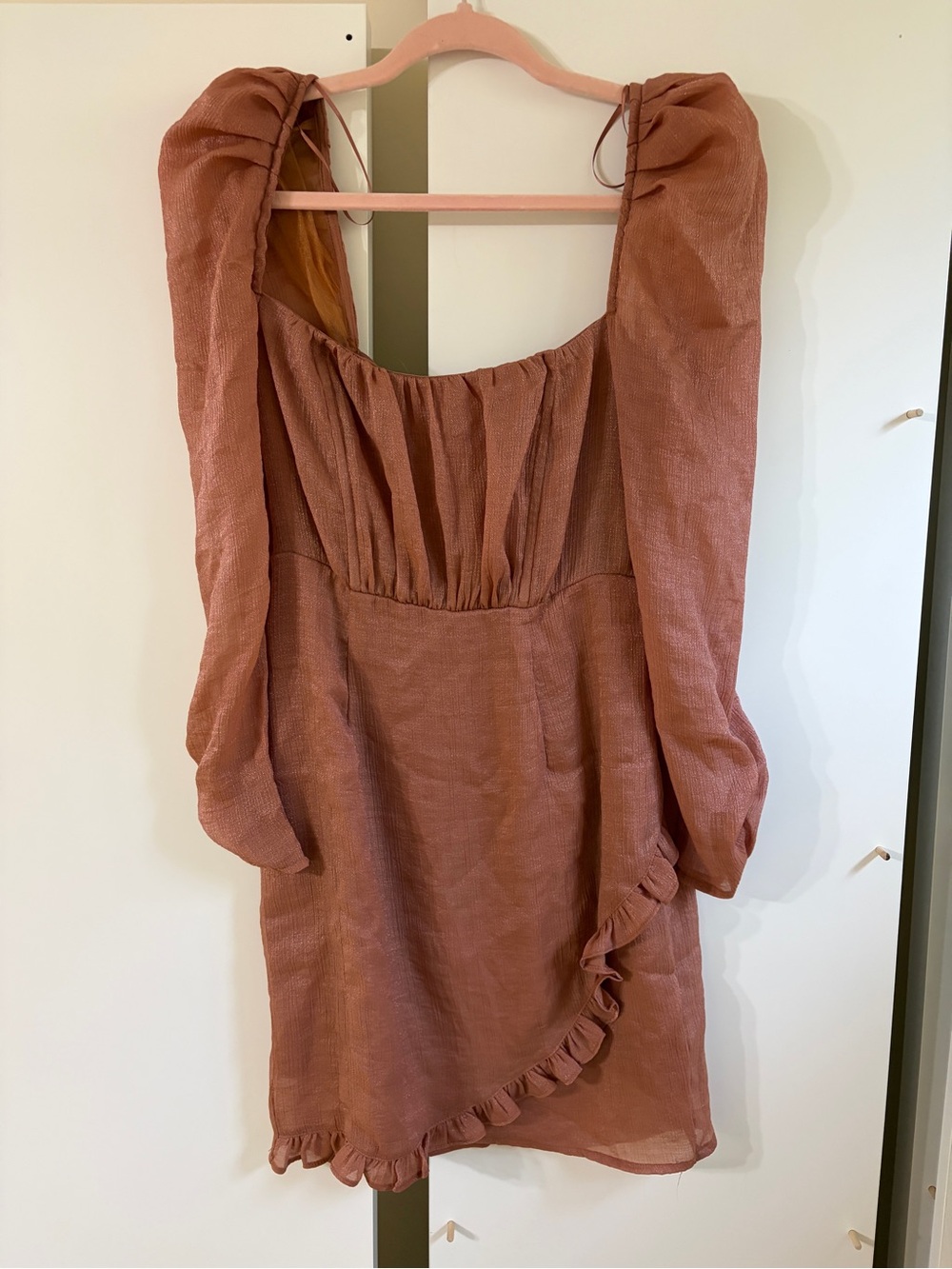 ASTR Women's Rust Puff-Sleeve Ruffle Mini Dress| size small
